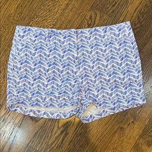 Vineyard Vines 10 Blue and White Patterned Shorts